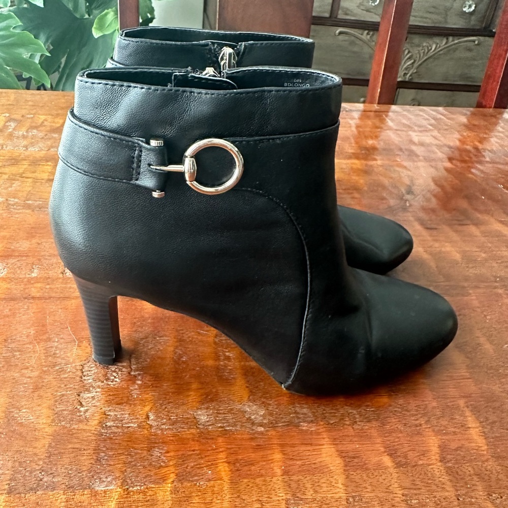 Bandolino Womens booties size 8